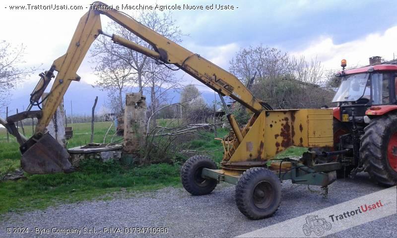 escavatori uso agricolo alllevamento a servizio di fattorie  Photo_water